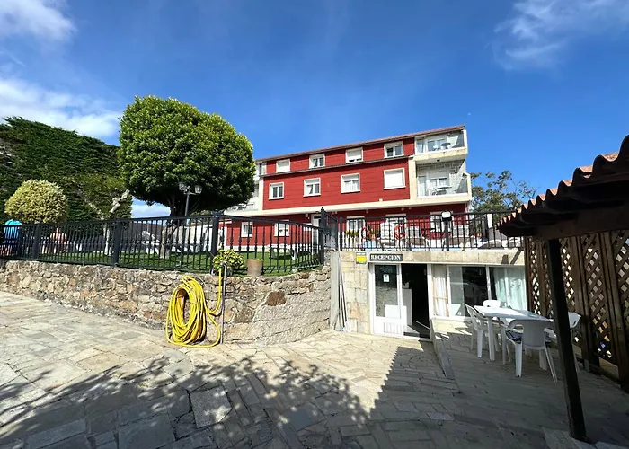 Apartamentos Sinás Playa